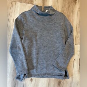 Nau sweater